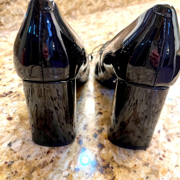 Nine West - Picture 2 of 4